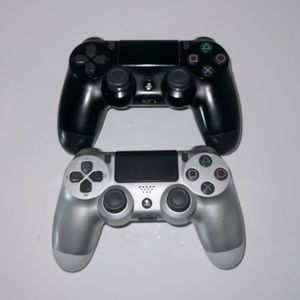 2 ps4 controllers